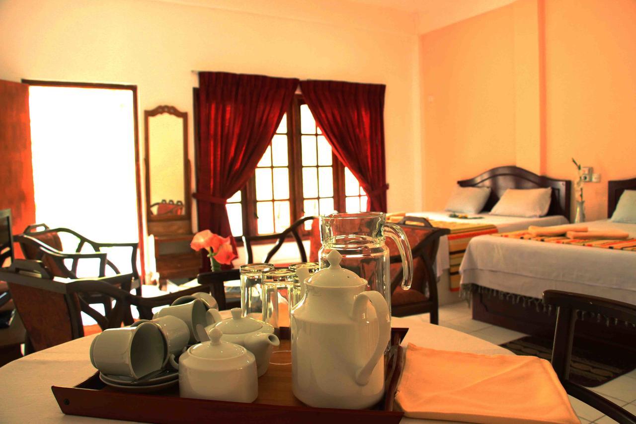 White Elephant Hotel Maskeliya Extérieur photo